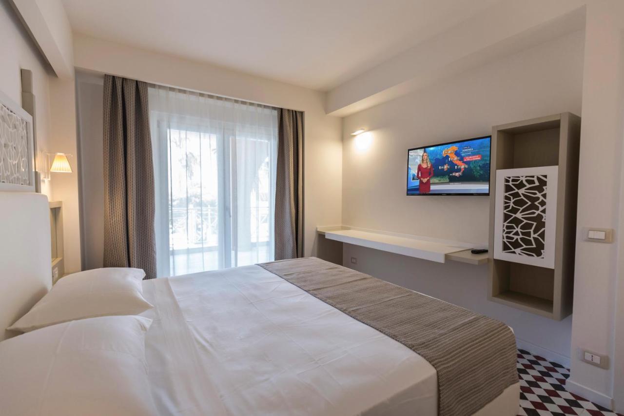 Suite Hotel L'Oasi Di Riaci (Adults Only) Santa Domenica  Kültér fotó